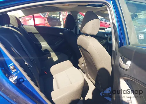 2017 Kia Forte Lx z USA, uszkodzony, nr VIN 3KPFK4A70HE123954